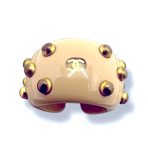 CHANEL Authentic Vintage Gold tone Ring Size 7 - Picture 1 of 11